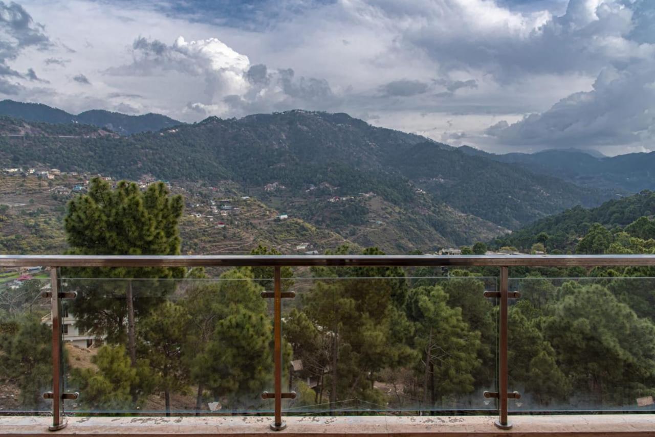 The Western Heights I Serviced Apartments I Pvt Balcony I Lift I Peacefull Area I Family Accomodation I Kasauli I By Exotic Stays Eksteriør bilde