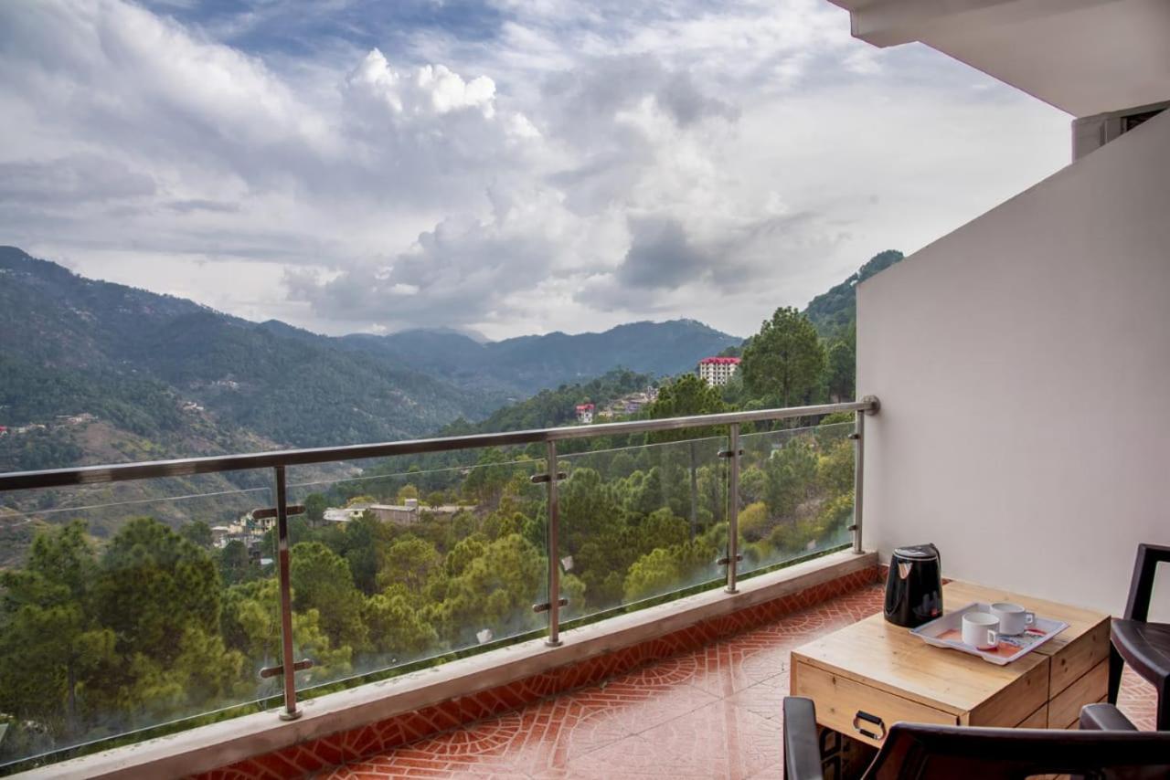 The Western Heights I Serviced Apartments I Pvt Balcony I Lift I Peacefull Area I Family Accomodation I Kasauli I By Exotic Stays Eksteriør bilde