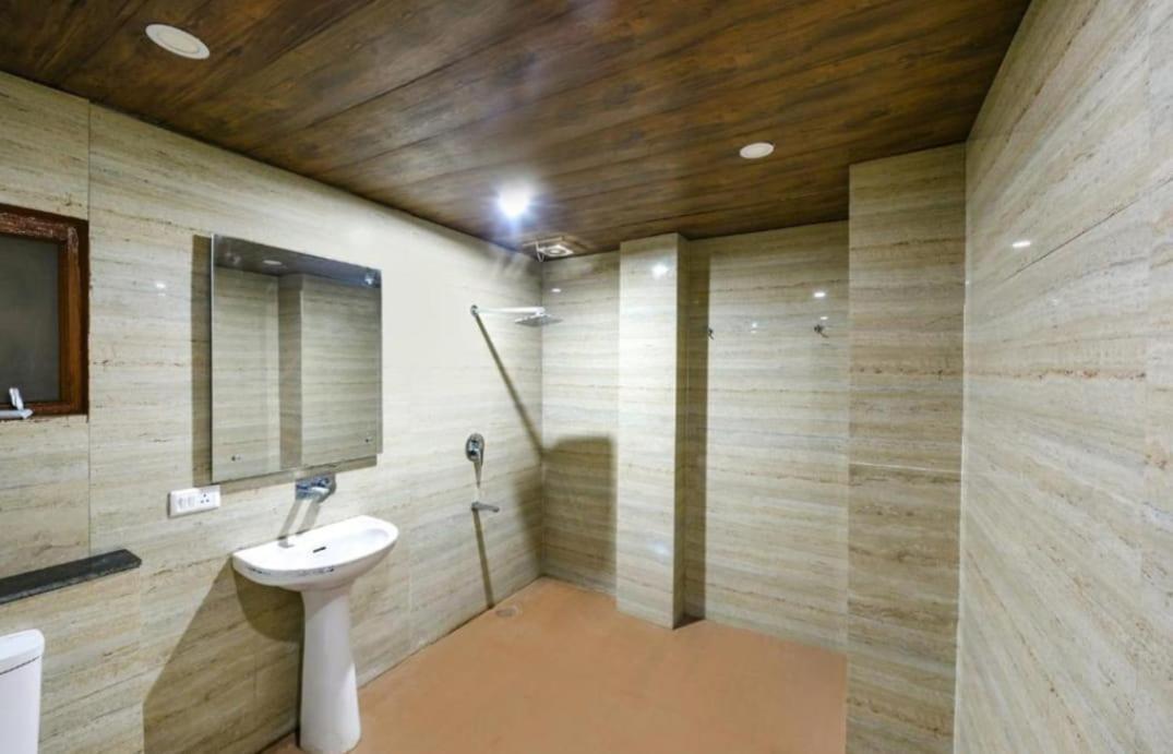 The Western Heights I Serviced Apartments I Pvt Balcony I Lift I Peacefull Area I Family Accomodation I Kasauli I By Exotic Stays Eksteriør bilde