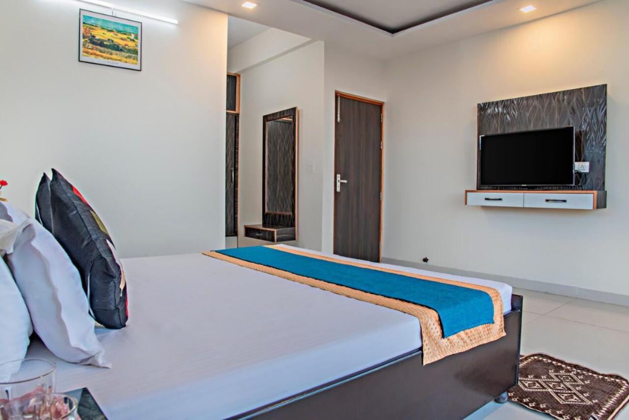 The Western Heights I Serviced Apartments I Pvt Balcony I Lift I Peacefull Area I Family Accomodation I Kasauli I By Exotic Stays Eksteriør bilde
